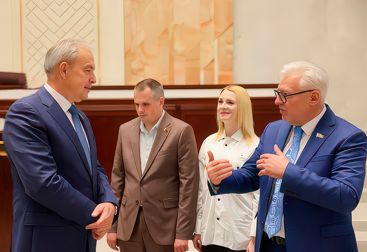 Встреча Председателя Палаты представителей Национального собрания Республики Беларусь Сергеенко И.П. с преподавателями колледжа. 28 августа 2025 года